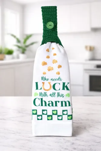 Green Saint Patrick's Day Towel